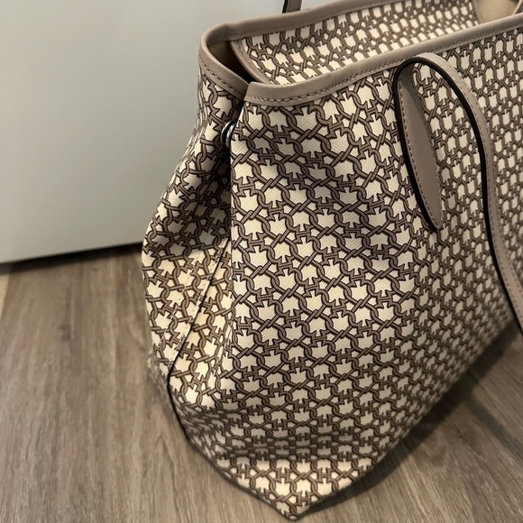 Kate Spade Spade Link large tote with matching large wallet - Picture 3 of 11